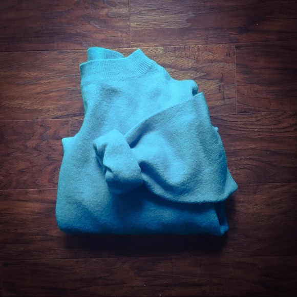 Oversized Sweater Trio - Picture 5 of 6